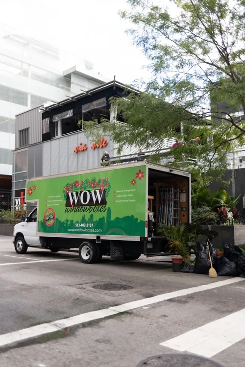 WOW Windowboxes Franchise unloading the truck